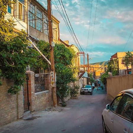 Blossom hostel Tbilisi Eksteriør bilde